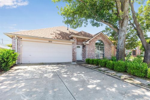 950 Blossomwood Ct, Arlington, TX, 76017-6130 | Card Image