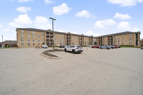 32-1077 Gordon Street, Guelph, ON, N1G0E3 | Card Image