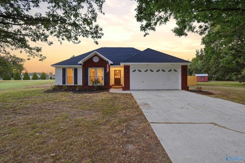 108 Cedar Breeze Ln, New Market, AL, 35761-8181 | Card Image