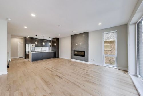 1n-3339 N Ridgeway Ave, CHICAGO, IL, 60618-8698 | Card Image