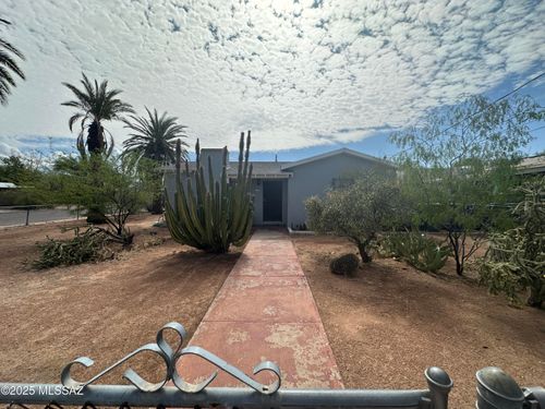 2856 N Cherry Ave, Tucson, AZ, 85719-2743 | Card Image