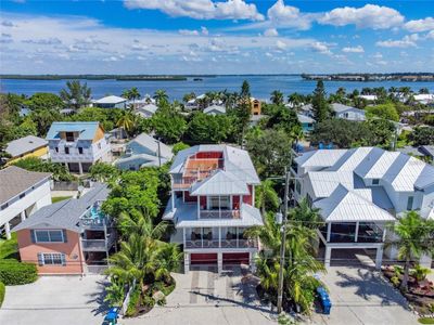 2209 Avenue C, House other with 5 bedrooms, 5 bathrooms and null parking in Bradenton Beach FL | Image 3