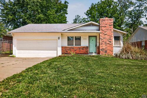 3212 Se Wisconsin Ave, Topeka, KS, 66605-2670 | Card Image