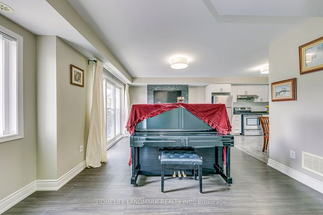 121 - 2891 Rio Crt, Condo with 2 bedrooms, 2 bathrooms and 1 parking in Mississauga ON | Image 5