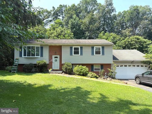 27 Hamilton Rd, BOILING SPRINGS, PA, 17007-9761 | Card Image