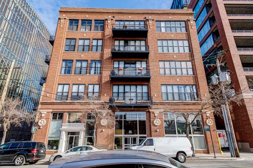 301b-215 Aberdeen St, Chicago, IL, 60607-1630 | Card Image