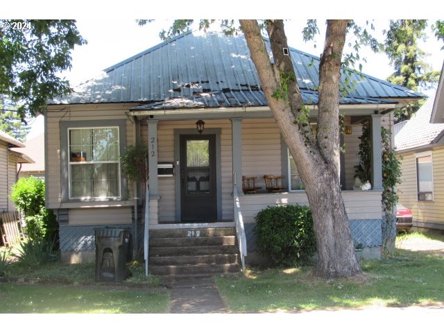 Mosher Ave, Roseburg, OR 97470