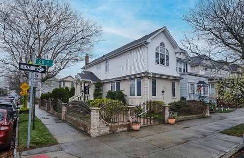 78 86th St, Glendale, NY, 11385-7618 | Card Image
