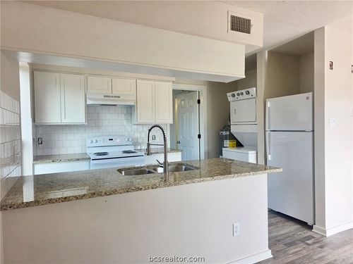 c-1020 Autumn Cir, College Station, TX, 77840-7851 | Card Image