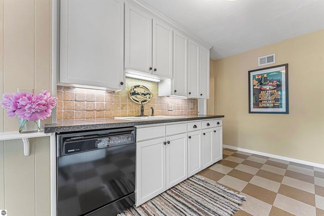 509 Spruce St, House other with 3 bedrooms, 1 bathrooms and null parking in Elk Rapids MI | Image 6