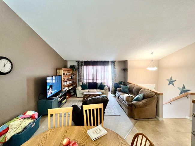 194 Blackfoot Boulevard W, Home with 4 bedrooms, 2 bathrooms and 4 parking in Lethbridge AB | Image 8