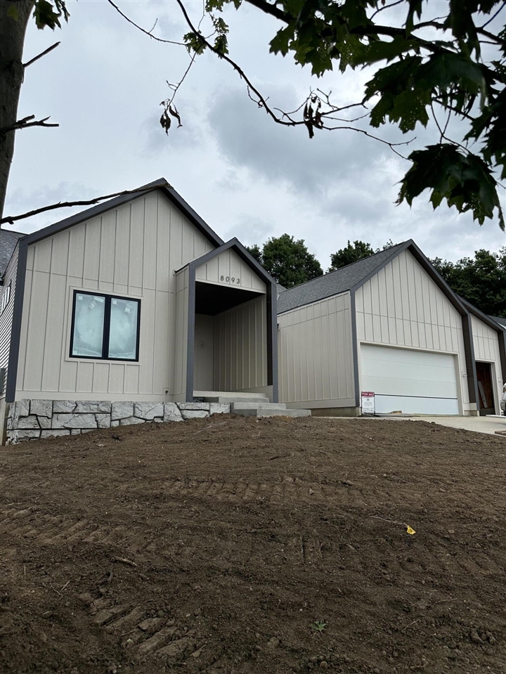 Lionel Dr, Byron Center, MI 49315