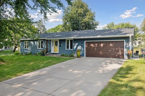 7736 Countryside Dr, Bloomington, MN, 55438-2008 | Card Image