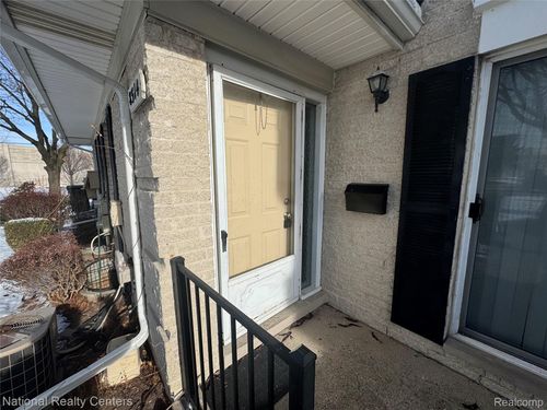 8514 Hampshire Dr, Sterling Heights, MI, 48313-3111 | Card Image