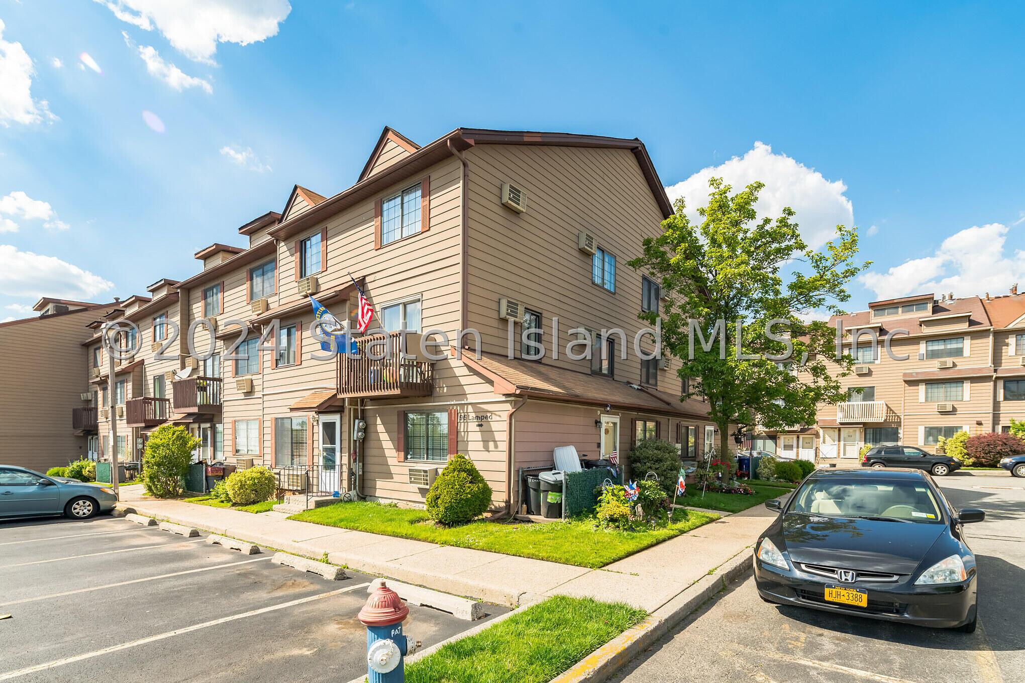 Lamped Loop, Staten Island, NY 10314 #1