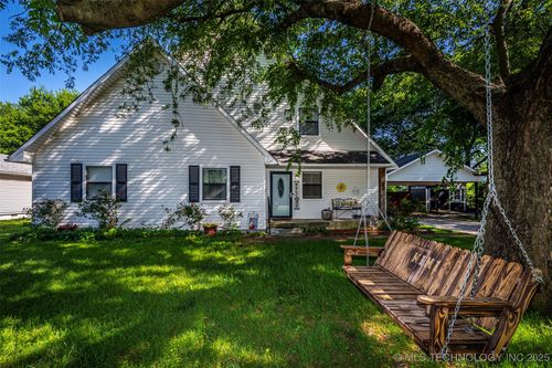 302 E Allen Ave, Davis, OK, 73030-3326 | Card Image