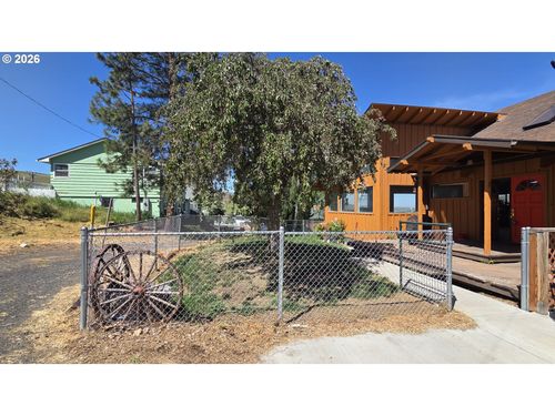 380 Thompson St, Heppner, OR, 97836 | Card Image