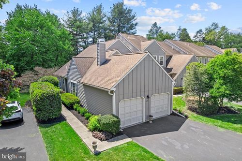 125 Evergreen Ct, BLUE BELL, PA, 19422-2817 | Card Image
