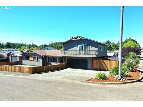 2600 15th St, North Bend, OR, 97459-1512 | Card Image