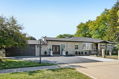 719 N Elmhurst Ave, Mount Prospect, IL, 60056-2017 | Card Image