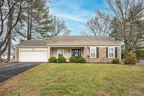 6 Pittsfield Ct, Chesterfield, MO, 63017-2040 | Card Image