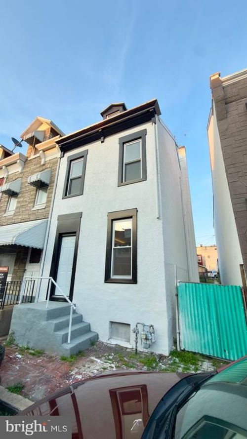 1539 Moss St, READING, PA, 19604-1813 | Card Image