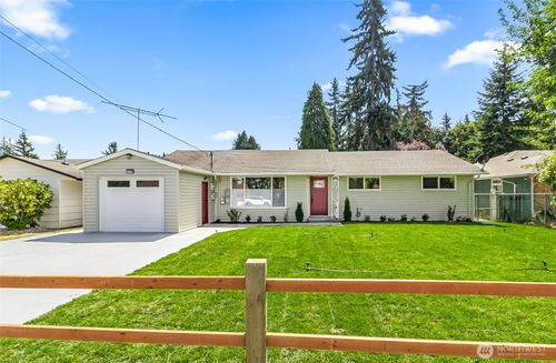 5716 75th Pl Ne, Marysville, WA, 98270-3932 | Card Image