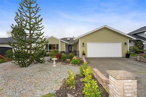 5845 Ralston Dr, Nanaimo, BC, V9T6C5 | Card Image