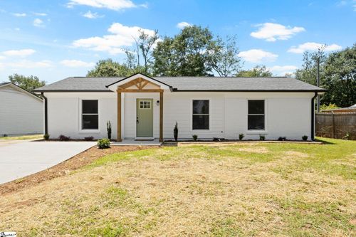 200 Osmond Dr, Taylors, SC, 29687-3127 | Card Image
