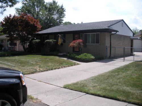 25315 Baker St, Taylor, MI, 48180-3179 | Card Image