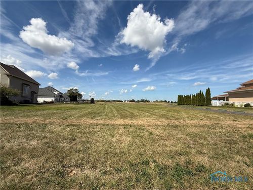 748 Pine Valley Dr, Bowling Green, OH, 43402-5220 | Card Image