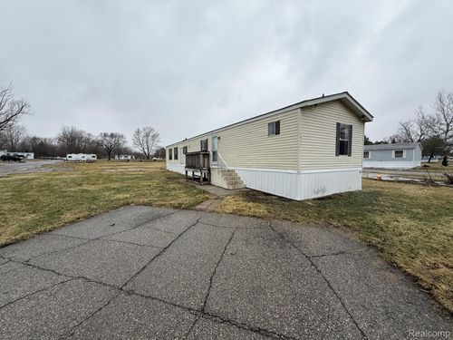 5045 Nadie Drive, Mt. Morris, MI, 48458 | Card Image