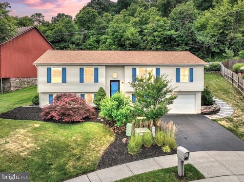 30 Susquehannock Dr, York Haven, PA, 17370-9410 | Card Image