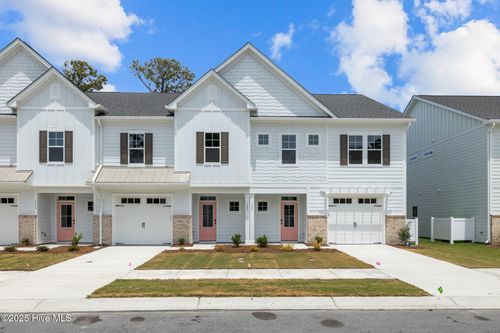 121 Freedom Park Rd, Beaufort, NC, 28516-2487 | Card Image