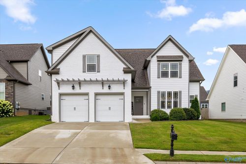 8889 Silver Maple Dr, Ooltewah, TN, 37363-2957 | Card Image