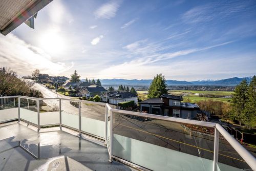 1418 Valley View Dr, Courtenay, BC, V9N8T3 | Card Image