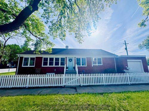 1904 W 1st St, Grand Island, NE, 68803-5405 | Card Image