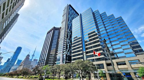 803-426 University Ave, Toronto, ON, M5G1S9 | Card Image