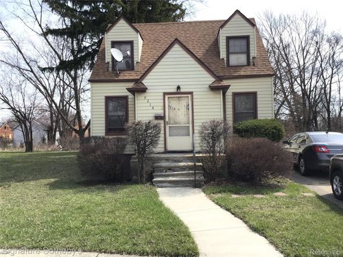 9214 Hayes St, Detroit, MI, 48213-2035 | Card Image