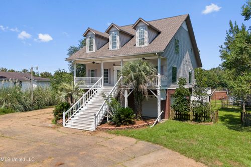 1813 Pascagoula River Rd, Moss Point, MS, 39562-8669 | Card Image