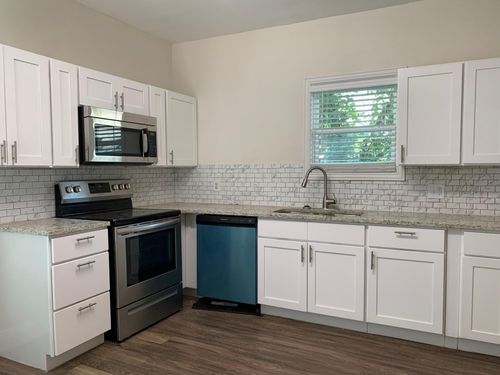 2222 W Bond St, Denison, TX, 75020-1633 | Card Image