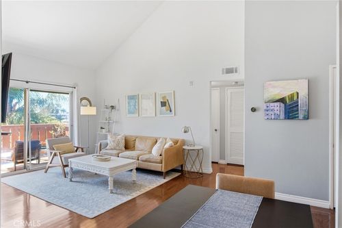 401-384 Redondo Ave, Long Beach, CA, 90814-7078 | Card Image
