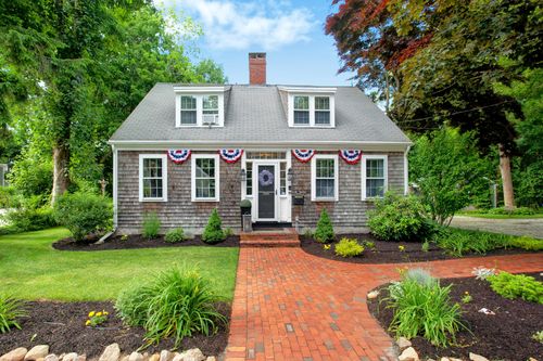 186 Route 6a, Yarmouth Port, MA, 02675-1712 | Card Image