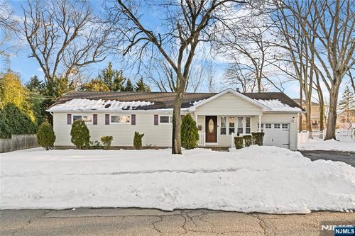 4 Harlow Crescent, Fair Lawn, NJ, 07410 | Card Image