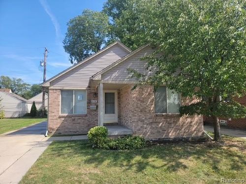 22158 David Ave, Eastpointe, MI, 48021-4027 | Card Image