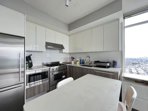 4007-4900 Lennox Lane, Burnaby, BC, V5H0G9 | Card Image
