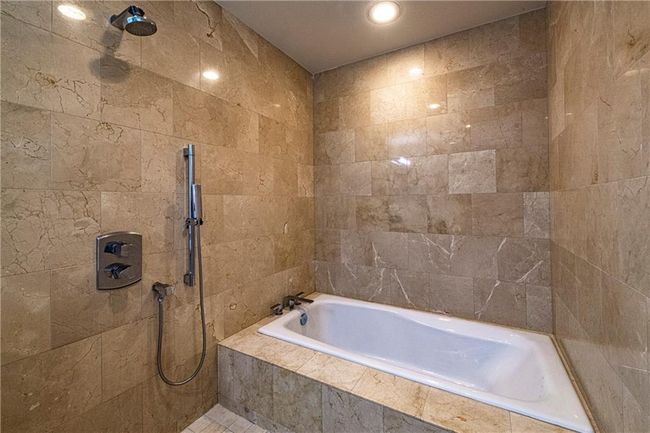 UNIT-2201 - 3325 Piedmont Rd Ne, Condo with 3 bedrooms, 3 bathrooms and 2 parking in Atlanta GA | Image 18