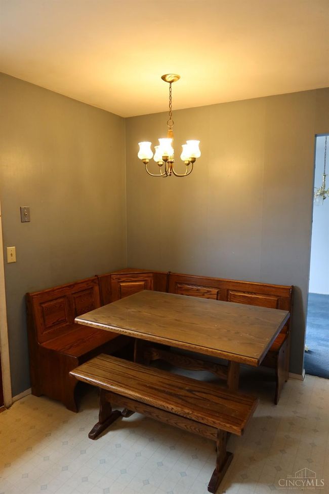 704 Trafalgar Ct, House other with 3 bedrooms, 2 bathrooms and null parking in Middletown OH | Image 4
