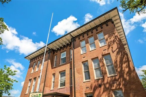 apt-105-3601 Camp St, New Orleans, LA, 70115-2566 | Card Image