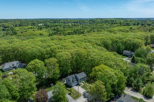 28 Woodbury Street, Portland, ME, 04103 | Card Image